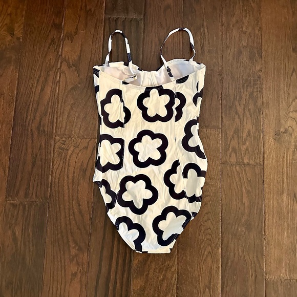 NEW Tory Burch Printed Underwire One-Piece Swimsuit-The Flower French Cream-SM - Picture 7 of 8